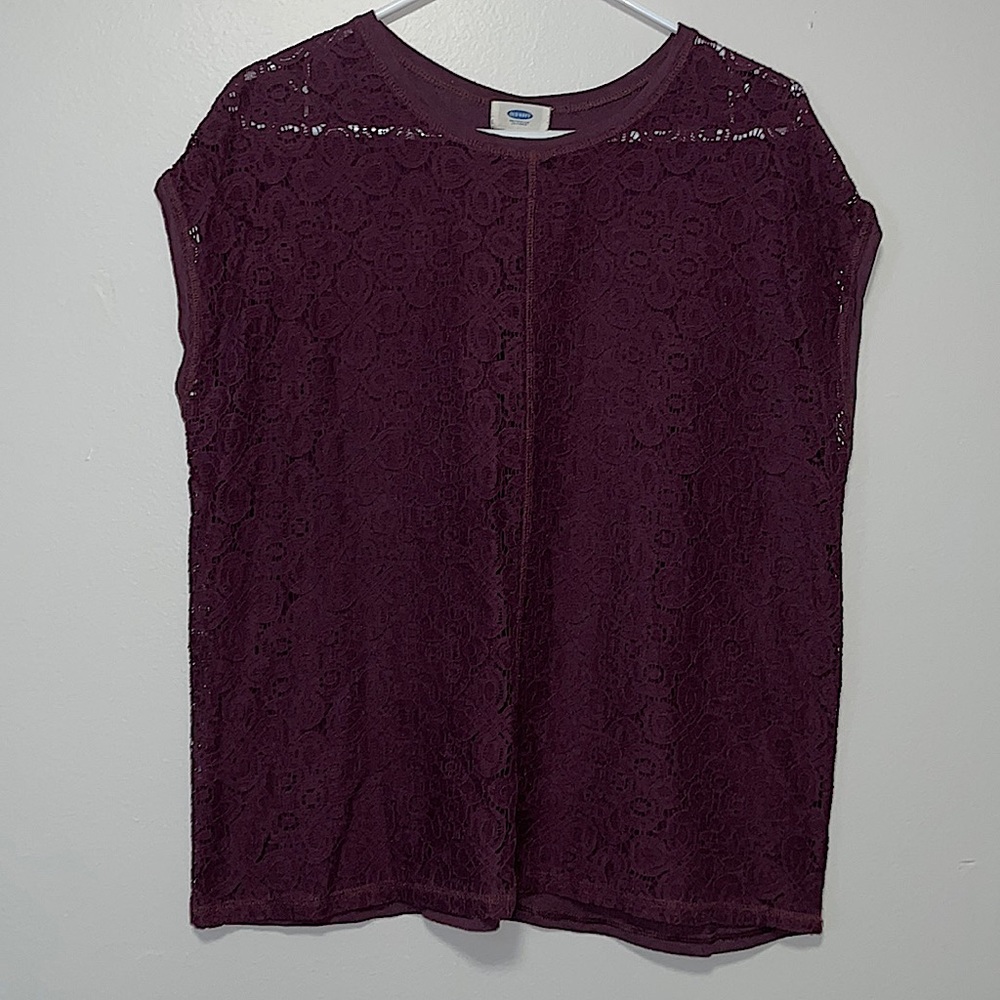Dark wine color sleeveless shirt. Old Navy